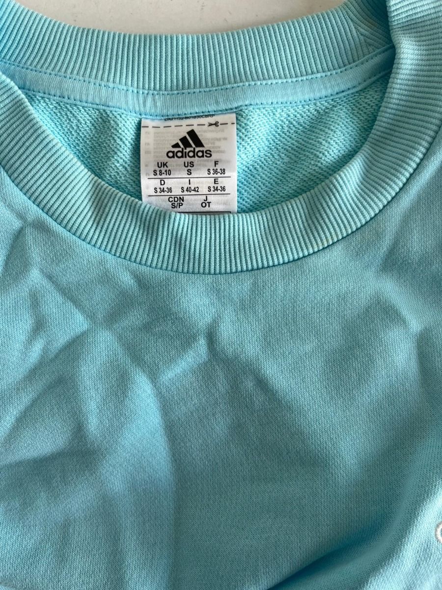 adidas Bluza damska Essentials Studio Lounge 3-Stripes Sweatshirt HL2082 roz. S OUTLET adidas Bluza damska Essentials Studio Lounge 3-Stripes Sweatshirt HL2082 roz. S OUTLET