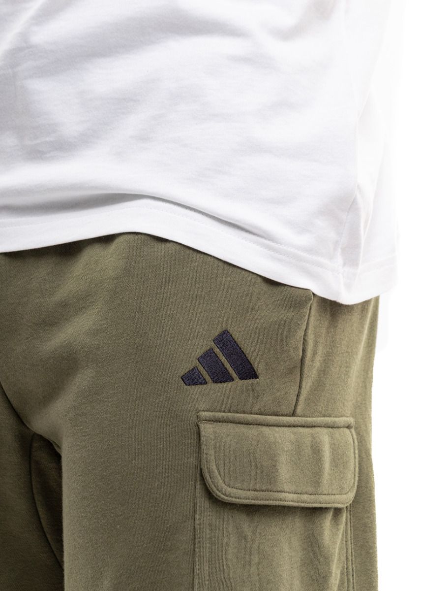 adidas Spodenki męskie Essentials Feel Cozy French Terry Cargo JE6292 adidas Spodenki męskie Essentials Feel Cozy French Terry Cargo JE6292