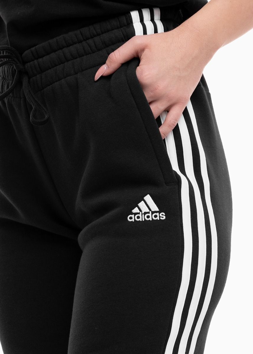 adidas Spodnie damskie Essentials 3-Stripes Fleece Cuffed HZ5753