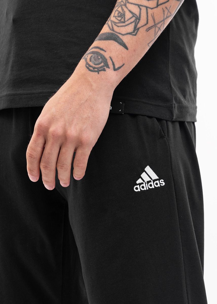 adidas Spodnie męskie Essentials Single Jersey Tapered Elasticized Cuff Logo IC0055